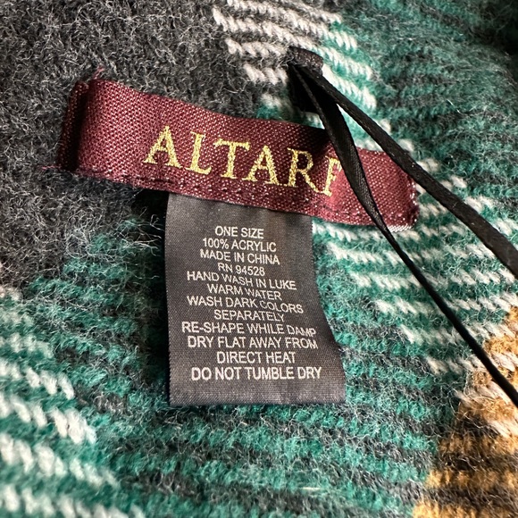 Altare Plaid Green Gray Poncho Sweater Wrap Women's One Size - Picture 3 of 4